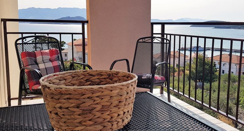 Apartman s klimatizací s terasou pro 4 os. se 2 ložnicemi A-5998-b - Apartments With Parking Space Slatine, Čiovo - 5998 Slatine, foto 1