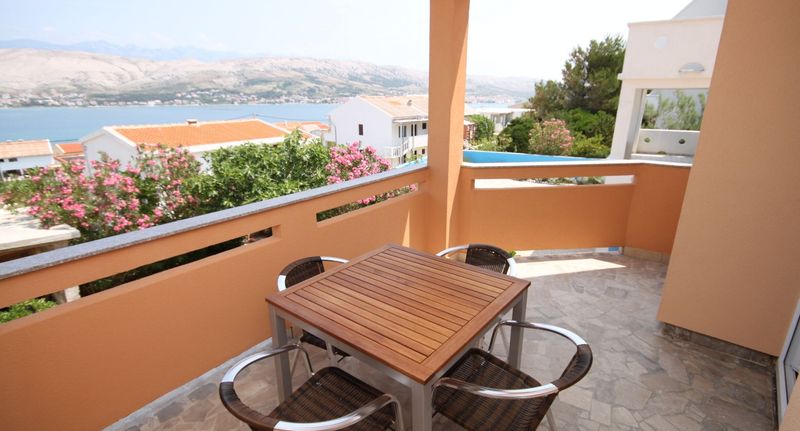 Apartman s klimatizací s terasou pro 4 os. se 2 ložnicemi A-6542-b - Apartments With Parking Space Pag - 6542, foto 1