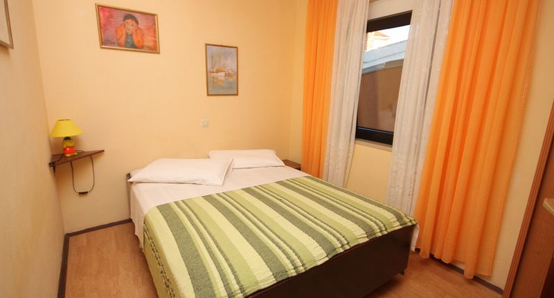 Apartman s klimatizací s terasou pro 5 os. se 2 ložnicemi A-7374-a - Apartments With Parking Space Pomer, Medulin - 7374 Pomer, foto 1