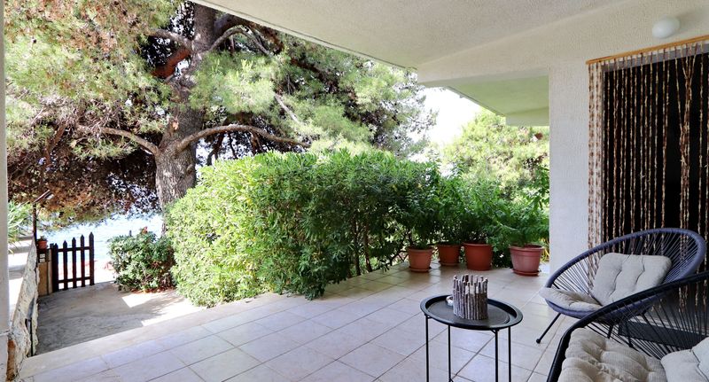 Apartman s terasou pro 5 os. se 2 ložnicemi A-4484-c - Apartments By The Sea Prižba, Korčula - 4484 Prižba, foto 1