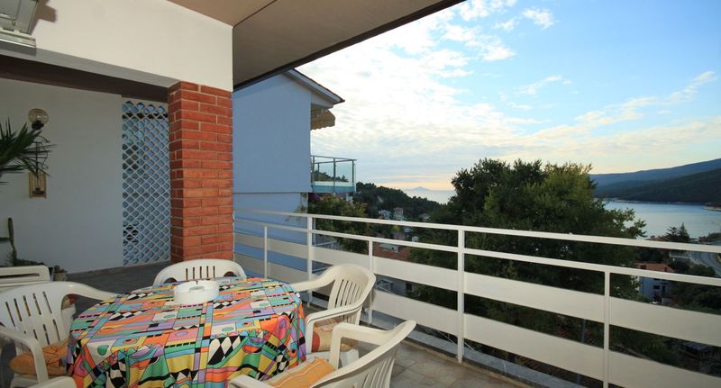Apartman s klimatizací s terasou pro 4 os. se 2 ložnicemi A-7465-a - Apartments With Parking Space Rabac, Labin - 7465 Rabac, foto 1