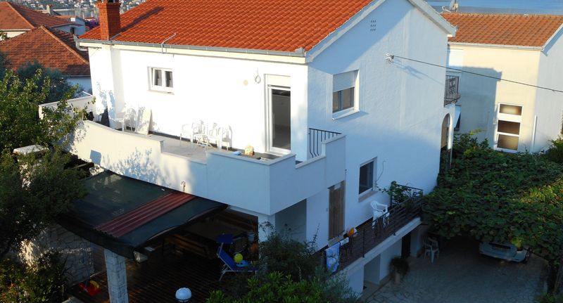 Apartman s klimatizací s terasou pro 6 os. se 3 ložnicemi A-11316-a - Apartments With Parking Space Trogir - 11316, foto 1