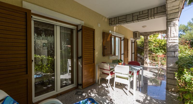 Apartman s klimatizací s terasou pro 4 os. se 2 ložnicemi A-2216-a - Apartments With Parking Space Poreč - 2216, foto 1