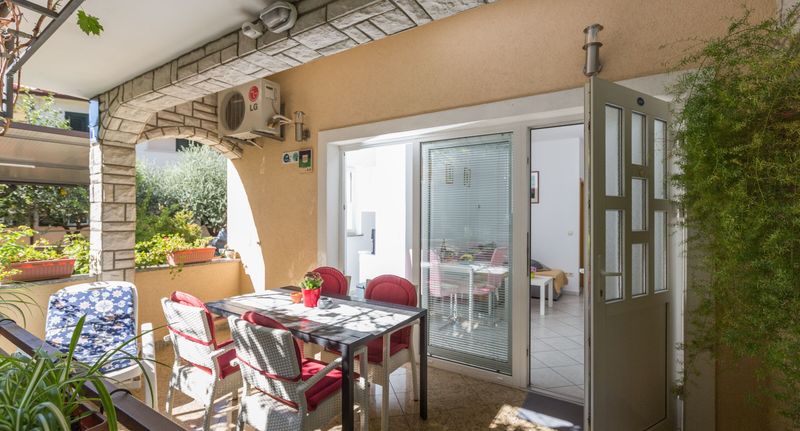 Apartman s klimatizací s terasou s manželskou postelí s 1 ložnicí A-2216-c - Apartments With Parking Space Poreč - 2216, foto 1