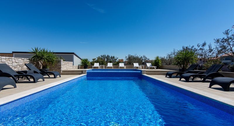 Apartman s klimatizací s terasou pro 4 os. se 2 ložnicemi A-2201-b - Family-friendly Apartments With Swimming Pool Valbandon, Fažana - 2201 Valbandon, foto 1