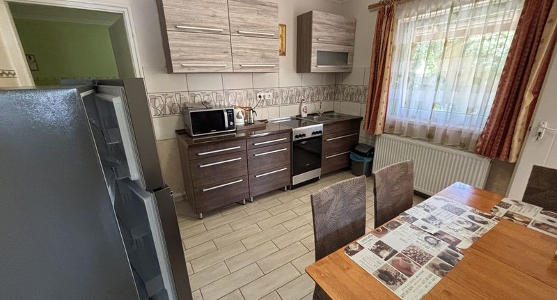 Rodinný Apartman pro 6 os. se 2 ložnicemi na přízemí - Meggyes Apartman Hajdúszoboszló, foto 1