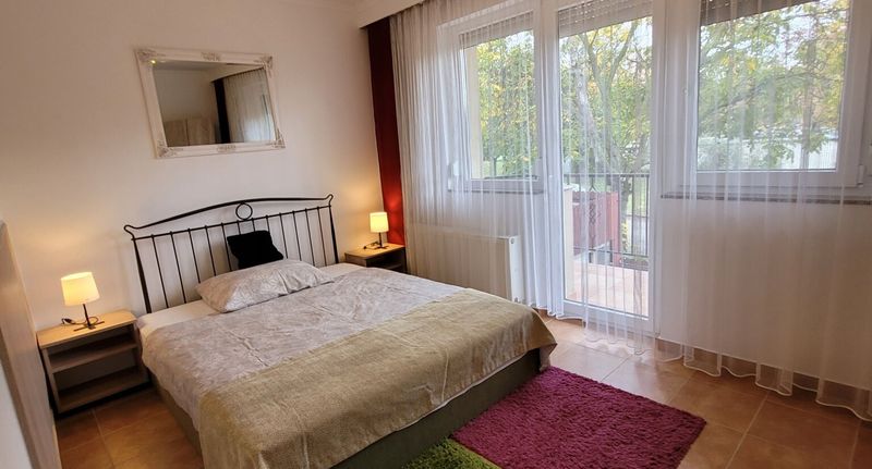 Apartman pro 4 os. s 1 ložnicí s výhledem do zahrady s výhledem do dvora - Zoé Apartman Siófok, foto 1