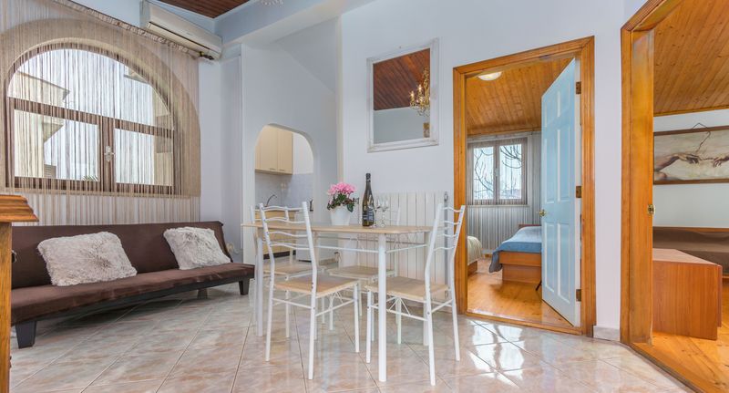 Apartman s klimatizací s terasou pro 4 os. se 2 ložnicemi A-13927-a - Apartments With Parking Space Poreč - 13927, foto 1