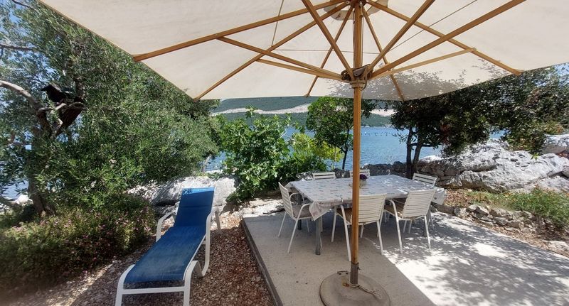Apartman s klimatizací s terasou pro 4 os. se 2 ložnicemi A-13202-a - Apartments By The Sea Žuronja, Pelješac - 13202 Žuronja, foto 1