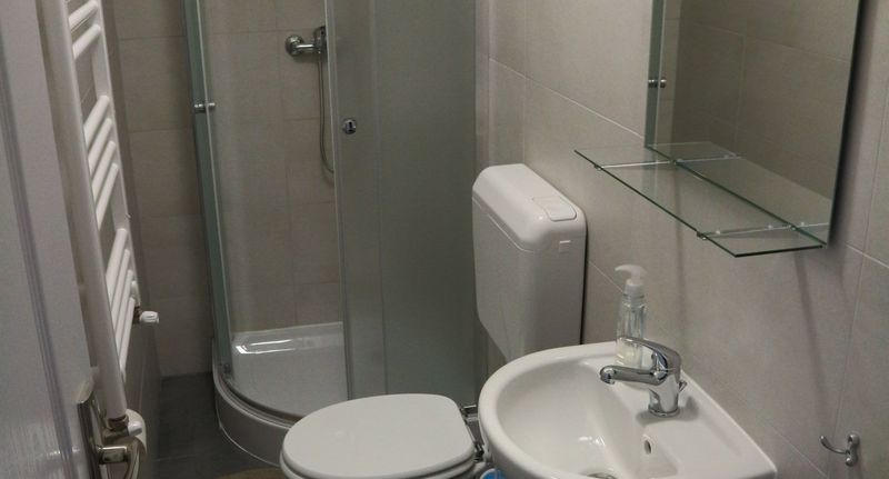 Standard Pokoj pro 3 os. přízemní (s možností přistýlky) - Kerek Apartmanok Petőfibánya, foto 1