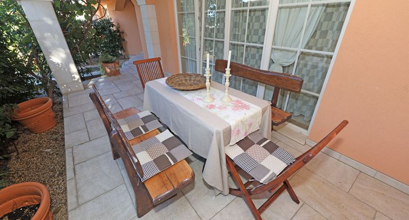 Apartman pro 6 os. se 2 ložnicemi - Apartments Vanja Novalja, foto 1