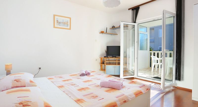 Apartman s klimatizací s terasou pro 4 os. se 2 ložnicemi A-5199-b - Apartments By The Sea Poljica, Trogir - 5199 Poljica, foto 1