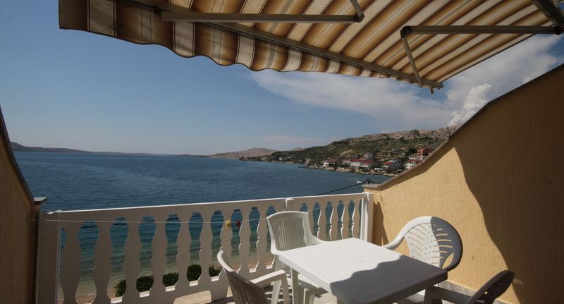 Apartman s klimatizací s terasou pro 4 os. se 2 ložnicemi A-6497-f - Apartments By The Sea Metajna, Pag - 6497 Metajna, foto 1
