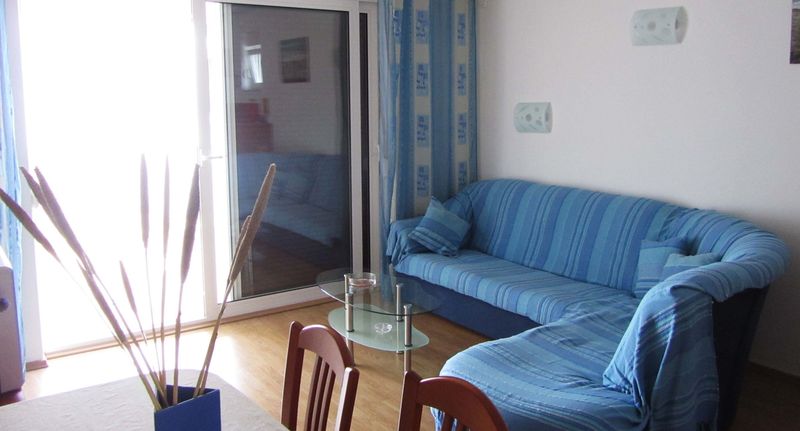 Apartman s klimatizací s terasou s manželskou postelí s 1 ložnicí A-11082-a - Apartments With Parking Space Banjol, Rab - 11082 Banjol, foto 1
