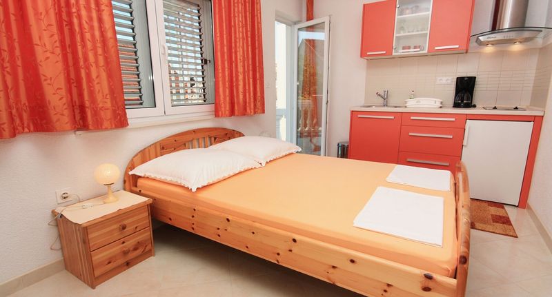 Apartman s klimatizací s terasou s manželskou postelí s 1 ložnicí AS-2995-c - Apartments With Parking Space Vodice - 2995, foto 1