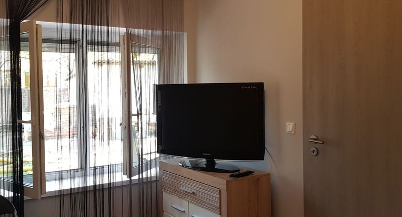 Apartman pro 5 os. se 2 ložnicemi s výhledem do zahrady přízemní (s možností přistýlky) - Magdi Vendégház A-B Celldömölk, foto 1