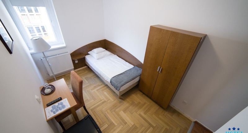 Pokoj s koupelnou pro 1 os. na poschodí - Hotel Metro Budapest, foto 1