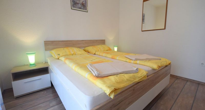 Family Apartman s balkónem pro 5 os. se 3 ložnicemi - Apartments Sikic Malinska, foto 1