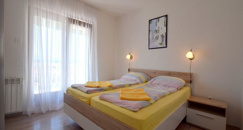 Family Apartman s balkónem pro 5 os. se 3 ložnicemi - Apartments Sikic Malinska, foto 16