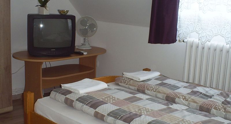 Rodinný Apartman pro 8 os. se 2 ložnicemi v podkroví - Harmatcsepp Apartmanház Nyíregyháza-Sóstófürdő, foto 1