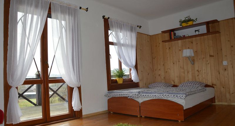 Pokoj pro 5 os. s výhledem na hory s výhledem do zahrady (s možností přistýlky) - Górska Leśniczówka Zubrzyca Górna, foto 1