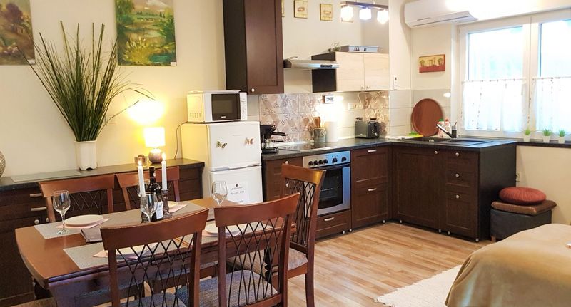 Grand Apartman pro 4 os. se 2 ložnicemi v přízemí (s možností přistýlky) - Hédi Vendégház Eger, foto 1