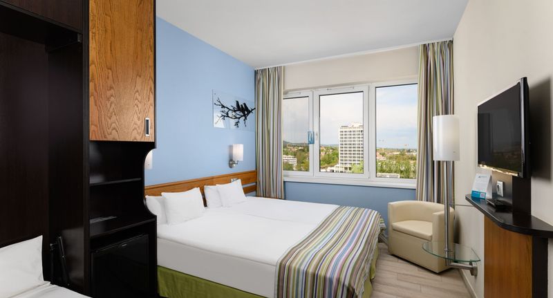 Superior Pokoj s manželskou postelí (s možností přistýlky) - Danubius Hotel Marina Balatonfüred, foto 1