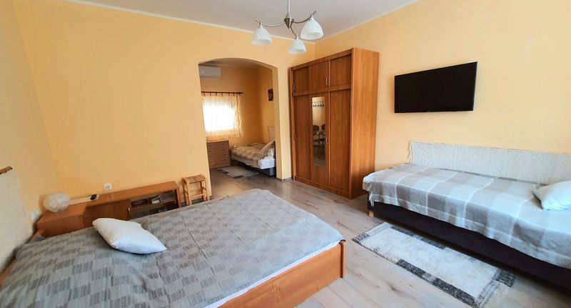 Apartman s klimatizací pro 4 os. se 2 ložnicemi na přízemí - Mini Apartman Mohács, foto 1