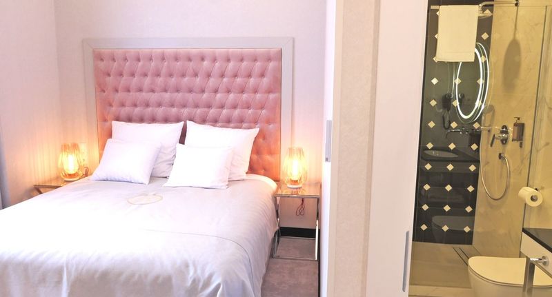 Deluxe Pokoj s manželskou postelí na poschodí - Aparthotel Szewska 22 Boutique Kraków, foto 12