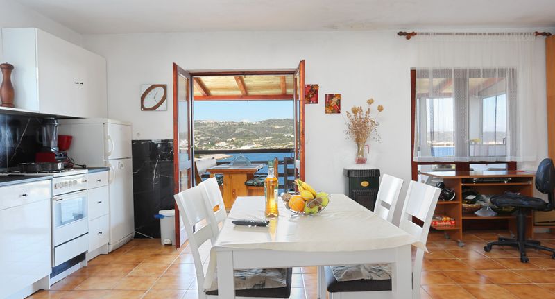 Apartman s klimatizací s terasou pro 6 os. se 2 ložnicemi A-4877-a - Apartments By The Sea Cove Oštrička Luka, Rogoznica - 4877 Oštrička Luka, foto 1