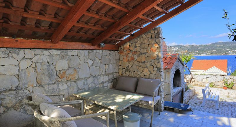 Apartman s klimatizací s terasou pro 5 os. se 2 ložnicemi A-4877-b - Apartments By The Sea Cove Oštrička Luka, Rogoznica - 4877 Oštrička Luka, foto 1