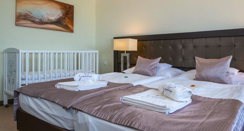 Rodinný Pokoj pro 2 os. na poschodí - Gunaras Resort Spa Hotel Dombóvár, foto 1