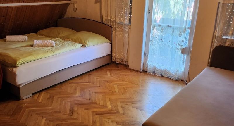 Rekreační dům (jako celek) pro 8 os. s výhledem na les celý Dům - Anna Vendégház Nyíregyháza, foto 1
