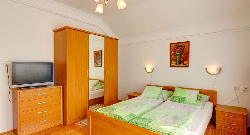 Pokoj s balkónem s privátní koupelnou mimo apartmán pro 4 os. - Hilda Vendégház Hévíz, foto 1
