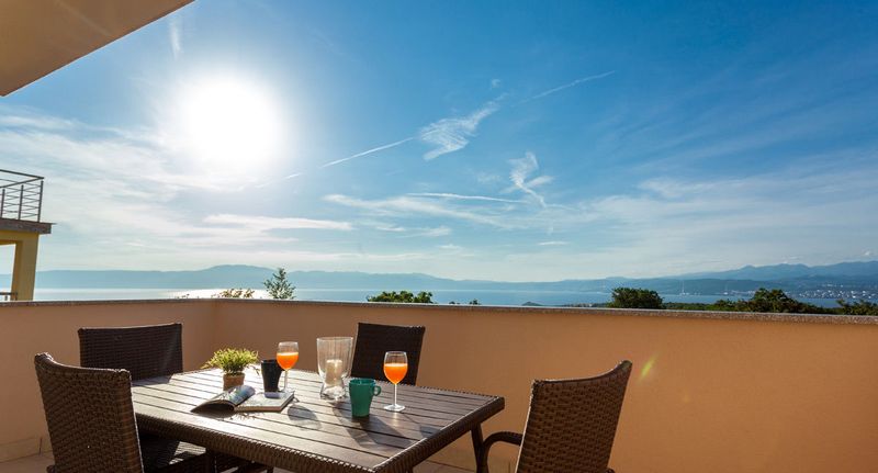 Economy Apartman pro 4 os. se 2 ložnicemi na poschodí - Apartmani Didi Omišalj, foto 1