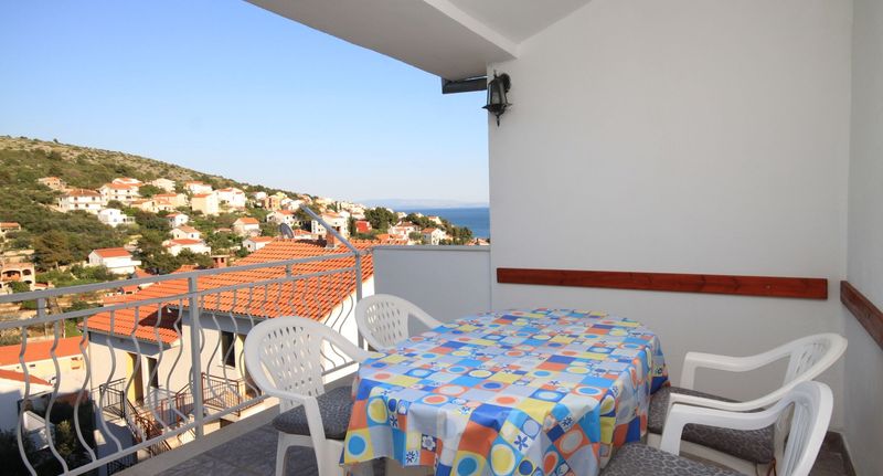 Apartman s klimatizací s terasou pro 5 os. se 2 ložnicemi A-8685-a - Apartments With Parking Space Mavarštica, Čiovo - 8685 Mavarštica, foto 1