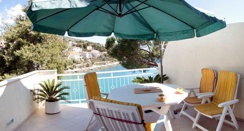 Apartman s klimatizací s terasou pro 4 os. se 2 ložnicemi A-9432-a - Apartments By The Sea Mavarštica, Čiovo - 9432 Mavarštica, foto 1
