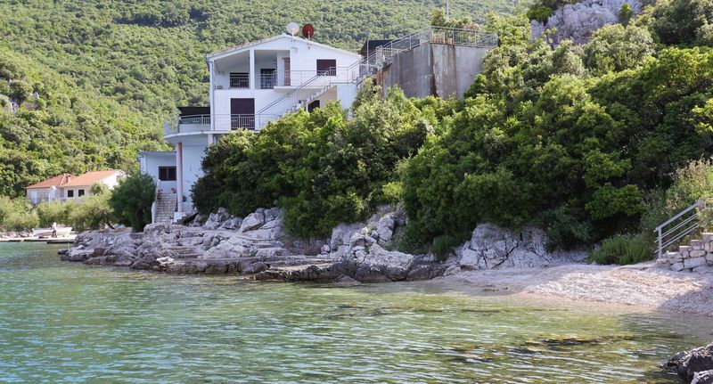 Apartman s klimatizací s terasou pro 4 os. se 2 ložnicemi A-10106-c - Apartments By The Sea Cove Velika Prapratna, Pelješac - 10106 Velika Prapratna, foto 1