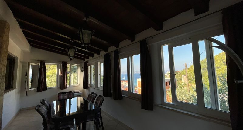 Apartman s terasou pro 5 os. se 2 ložnicemi A-15636-a - Apartments By The Sea Cove Donja Kruščica - Donja Krušica, Šolta - 15636 Donja Krušica, foto 1