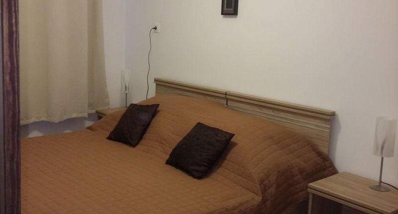 Apartman s terasou pro 6 os. se 3 ložnicemi přízemní - Duna-parti Apartmanház Leányfalu, foto 1