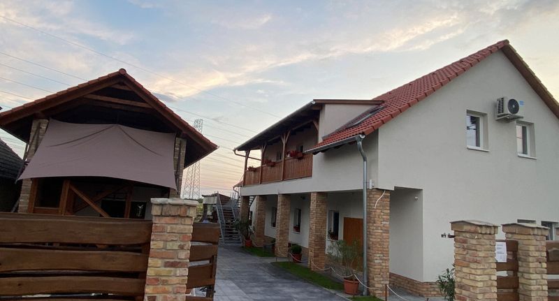 Komfort Rekreační dům (jako celek) pro 10 os. celý Dům (s možností přistýlky) - Sudár Vendégház Paks, foto 1