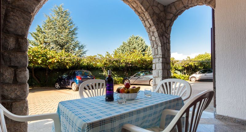 Turistický Apartman pro 4 os. se 2 ložnicemi s výhledem na moře (s možností přistýlky) - Apartman Ivo Porat Malinska, foto 1