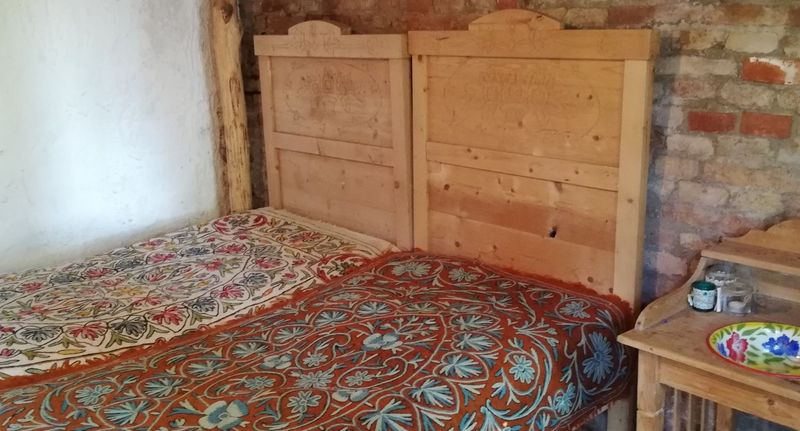 Roubenka (jako celek) s manželskou postelí - Rozmaringos Udvarház Dunaföldvár, foto 1