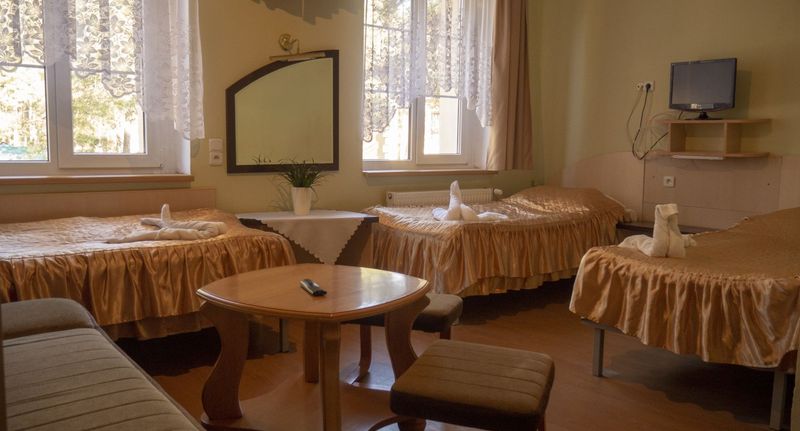 Pokoj pro 3 os. - Noclegi Ani Konferencje Imprezy Wypoczynek Borne Sulinowo, foto 7