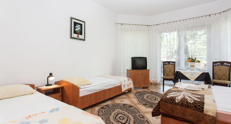Pokoj se společnou kuchyňkou pro 4 os. na přízemí - Villa Ula Pobierowo, foto 1