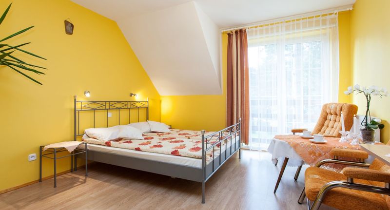 Pokoj se společnou kuchyňkou s manželskou postelí přízemní - Villa Ula Pobierowo, foto 1
