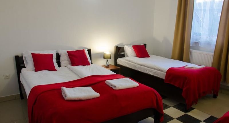 Pokoj s koupelnou pro 4 os. - Hotel Złotogórski Daniszew, foto 1