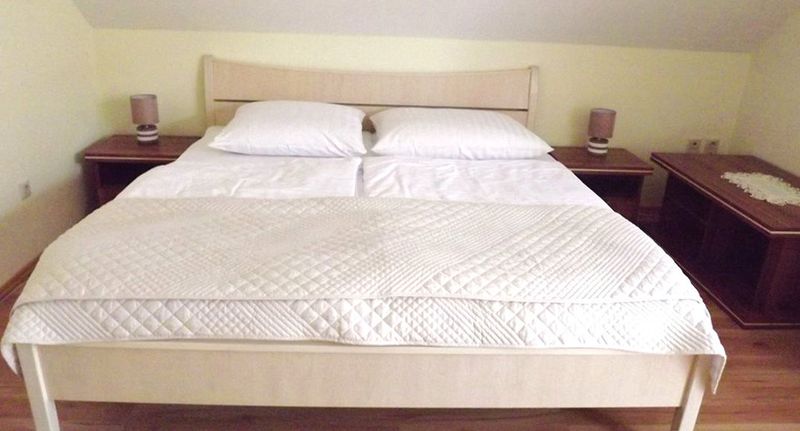 Pokoj s balkónem s klimatizací s manželskou postelí - Vad-Virág Vendégház Fertőrákos, foto 1