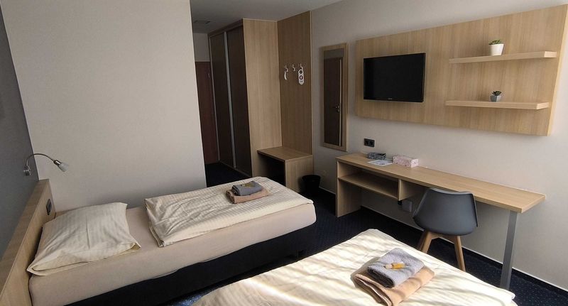 Standard Pokoj se sprchou pro 2 os. - Hotel OTAVARENA Písek, foto 1