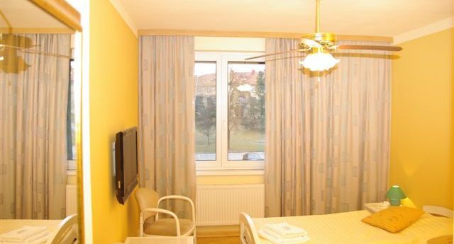 Pokoj se sprchou pro 2 os. - Hotel Monaco Náměšť nad Oslavou, foto 1